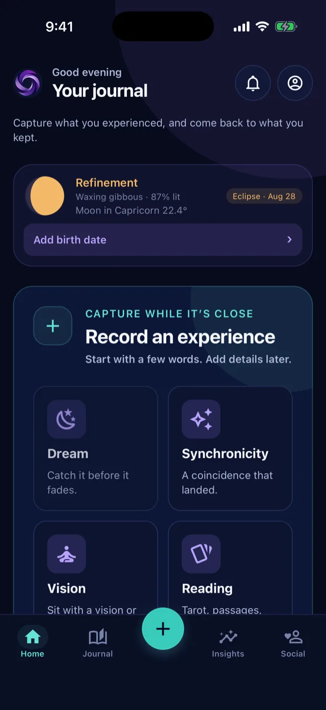 The app's home screen: tonight's moon phase, and the four kinds of experience you can record - dream, synchronicity, vision, and reading.